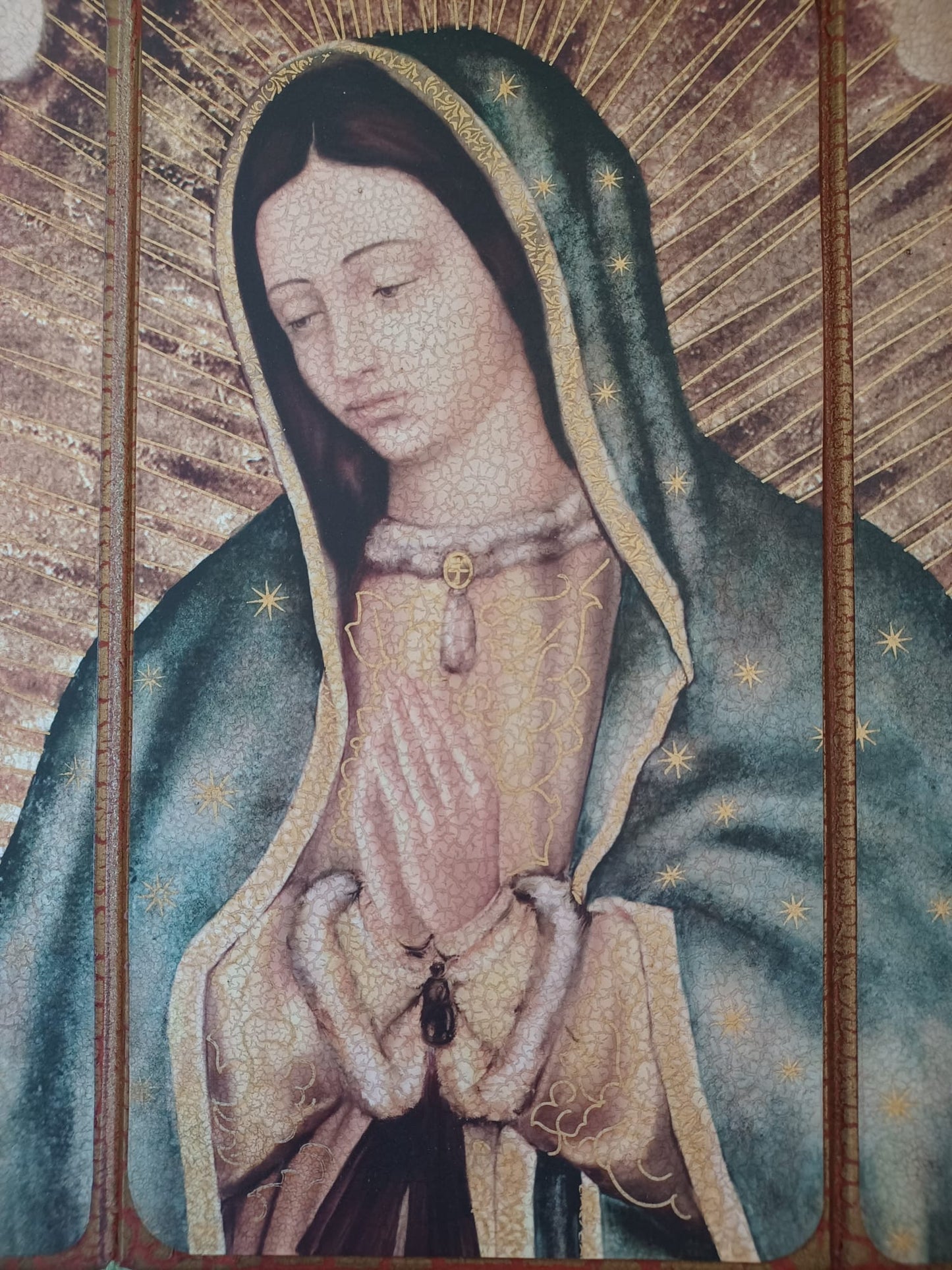CUADRO DE MADERA DE GUADALUPE MEDIO CUERPO (10X8)