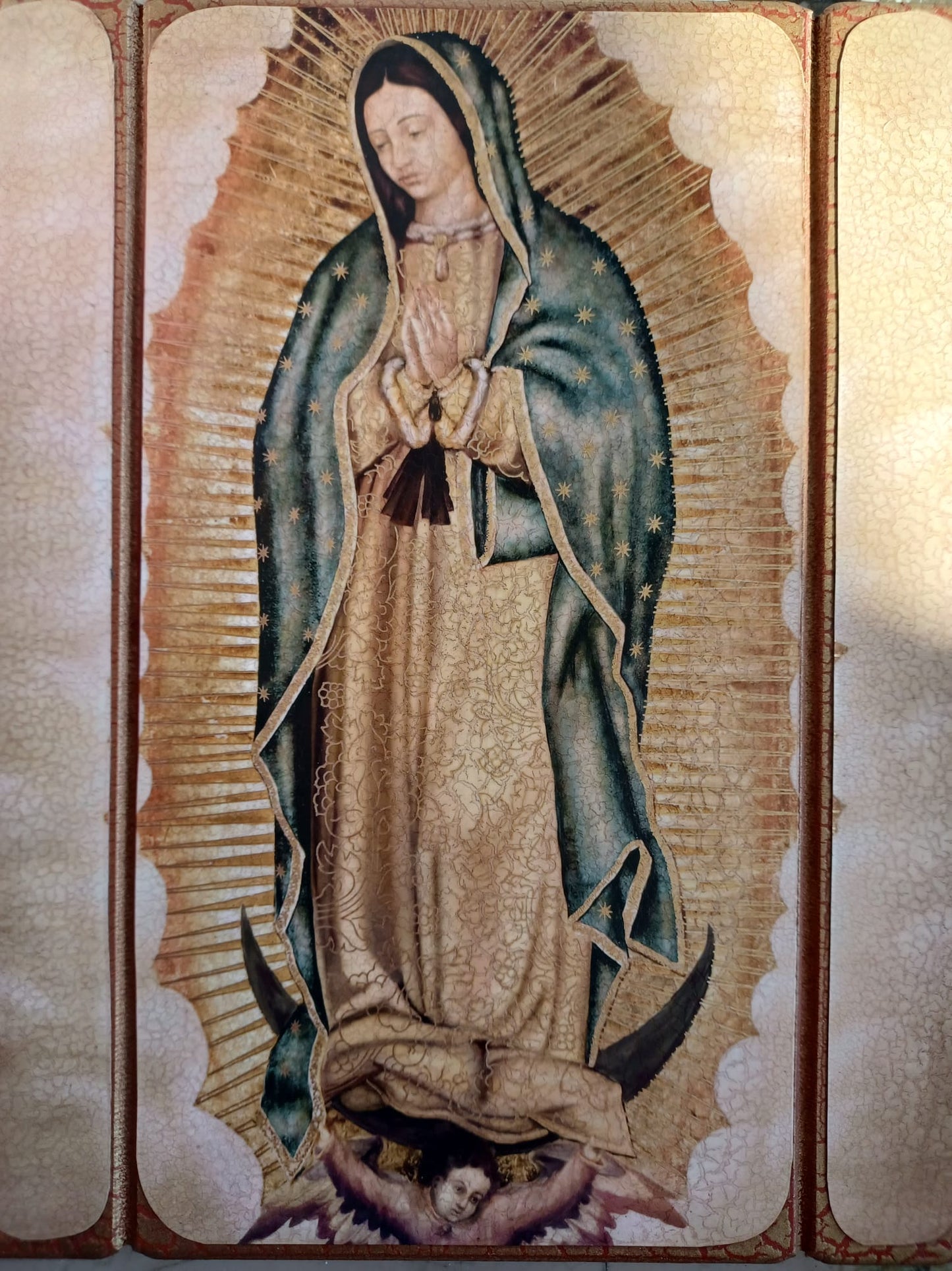 CUADRO DE MADERA DE GUADALUPE CUERPO ENTERO (10X8)